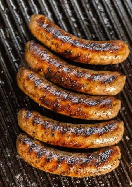 5 Raw Bratwurst + 850 g sourdough Bread