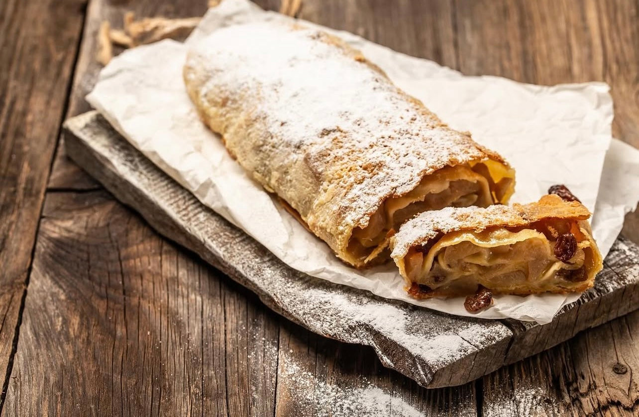 (Christmas Bundle B – Family Box (2 Breads + 2 Apple Strudels)